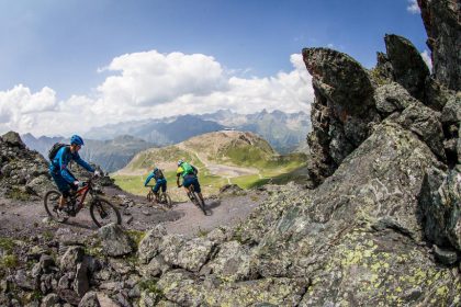 Der rassige, von Mountainbike-Legende Hans Rey konzipierte, Velill-Trail bietet versierten Downhillern und Enduristen über 10,3 Kilometer und 1.447 Höhenmeter Fahrspaß pur © TVB Paznaun/Ischgl