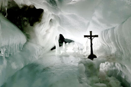 Natur Eis Palast im Hintertuxer Gletscher © Roland Schopper