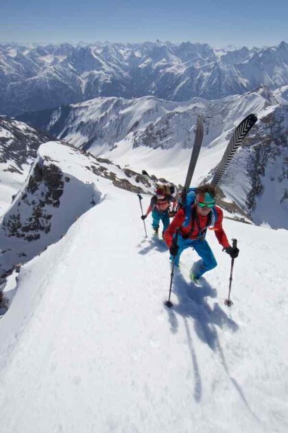 Die Skitour zur Traverse des Großen Krottenkopfs gehört zu den anspruchsvollsten in den Lechtaler Alpen. Sie führt von Elbigenalp im Tiroler Lechtal auf etwa 2.600 Meter