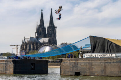 Luc Ackermann Rhein Jump © Jörg Mitter / Red Bull Content Pool