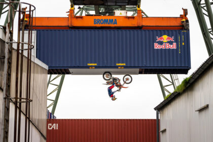 Luc Ackermann Rhein Jump © Jörg Mitter / Red Bull Content Pool