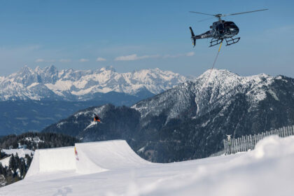 01_Snowboarding Reverse Kicker © Markus Berger Red Bull Content Pool