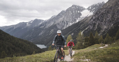 Biken durch die atemberaubende Landschaft © KOTTERSTEGER (Dolomitenregion Kronplatz)