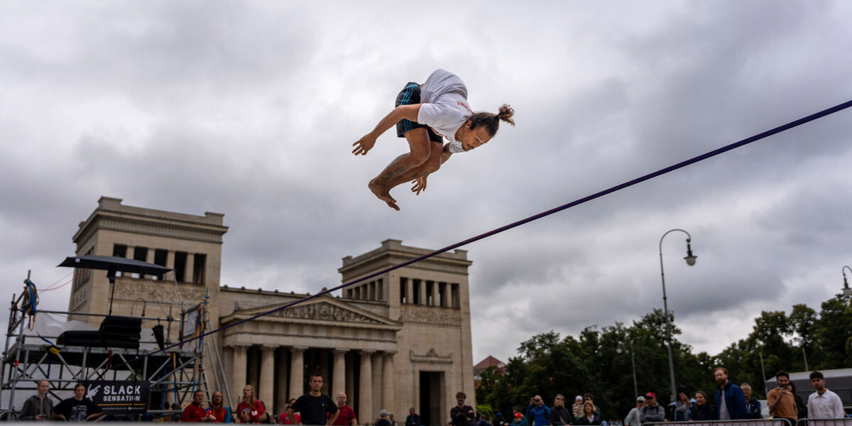 Profis auf der Slackline beim Münchner Sportfestival © Simon Gotzler