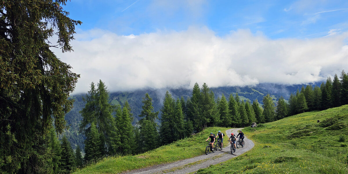 St. Anton am Arlberg Bike & Hike Zwölferkopf © Roland Schopper