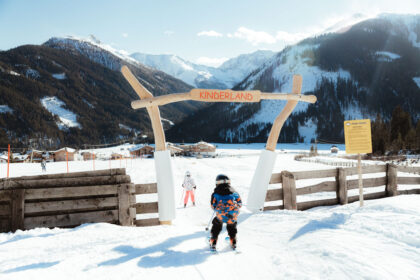 kinderland obertilliach skifahren winter22 © TVB Osttirol/Elias Bachmann