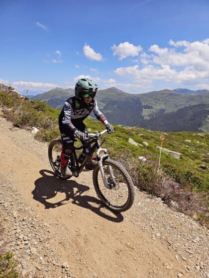 Hinterglemm 12er Sky Line mit woom bike- © Roland Schopper