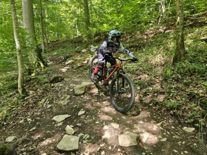 Heummödern Trail mit Faith Mini-Mullet Bike © Roland Schopper