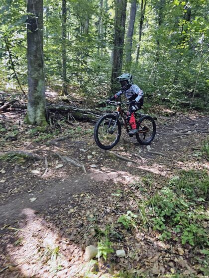 Heummödern Trail mit Faith Mini-Mullet Bike © Roland Schopper