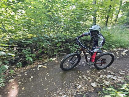 Heummödern Trail mit Faith Mini-Mullet Bike © Roland Schopper