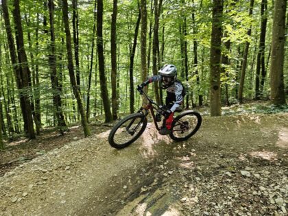 Heummödern Trail mit Faith Mini-Mullet Bike © Roland Schopper