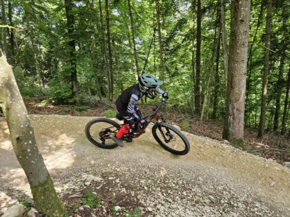 Heummödern Trail mit Giant Faith Mini-Mullet Bike © Roland Schopper
