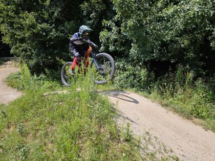 Heummödern Trail mit Giant Faith Mini-Mullet Bike © Roland Schopper