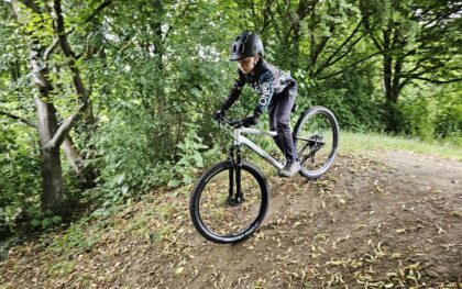 woom READY Kinderhelm und woom off air 6 Bike © Roland Schopper