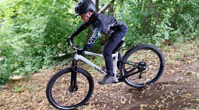 woom READY Kinderhelm und woom off air 6 Bike © Roland Schopper