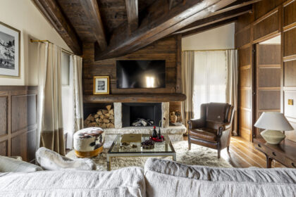 ANCORA SUITE LIVING ROOM