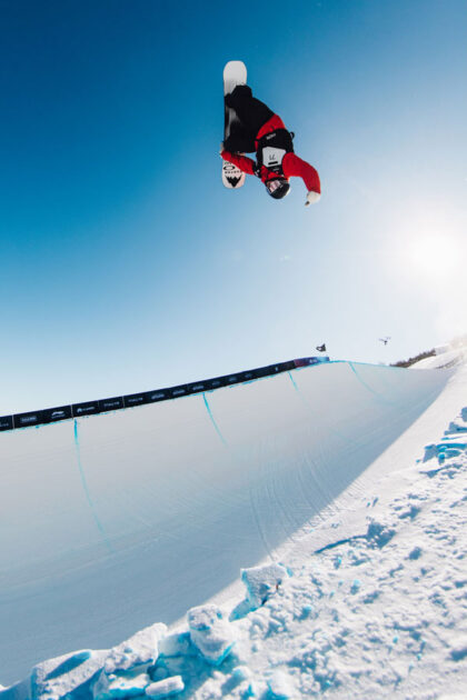 The Snow League in China Jonas Hasler Mens Snowboard
