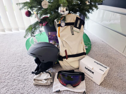Weihnachtsgeschenke uvex und camelbak © Roland Schopper