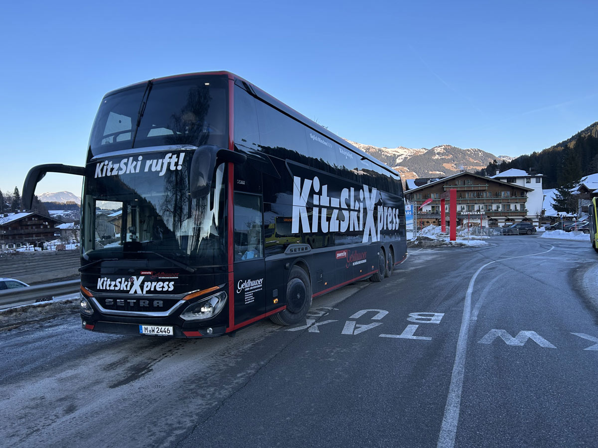 Mit dem KitzSkiXpress von Geldhauser nach Kirchberg Tirol © Roland Schopper