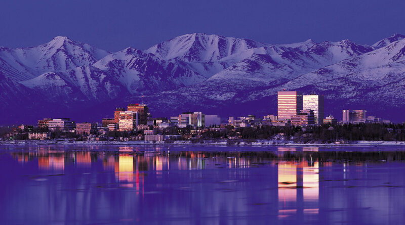Die Metropole Alaskas wie mit Puderzucker gestäubt © Visit Anchorage / Roy Olsen
