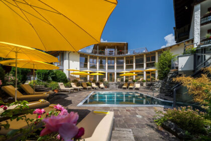 Entspannung pur im Outdoor Pool © Gert Perauer Ortners Eschenhof