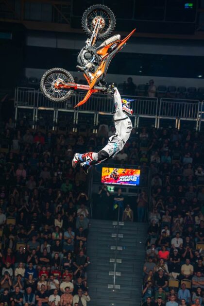 Luc Ackermann NOTJ Munich darklab visuals