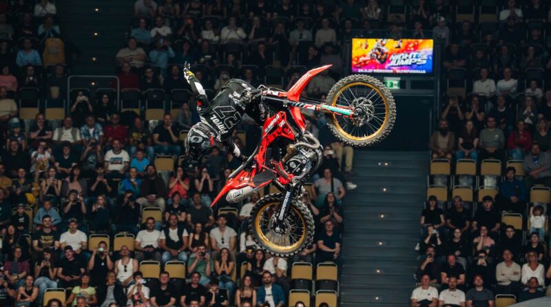 Luc Ackermann NOTJ Munich darklab visuals