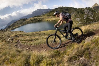 ROCKRIDER VTT FEEL 700 - BP ALLMOUNTAIN GRIS AH24