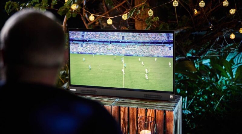 Portable TV (PTV 32GF-5025C-B) von PEAQ