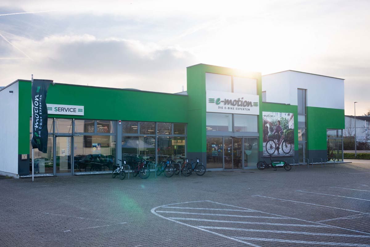 e-motion Shop Pulheim Aussenansicht © Kamil Grad