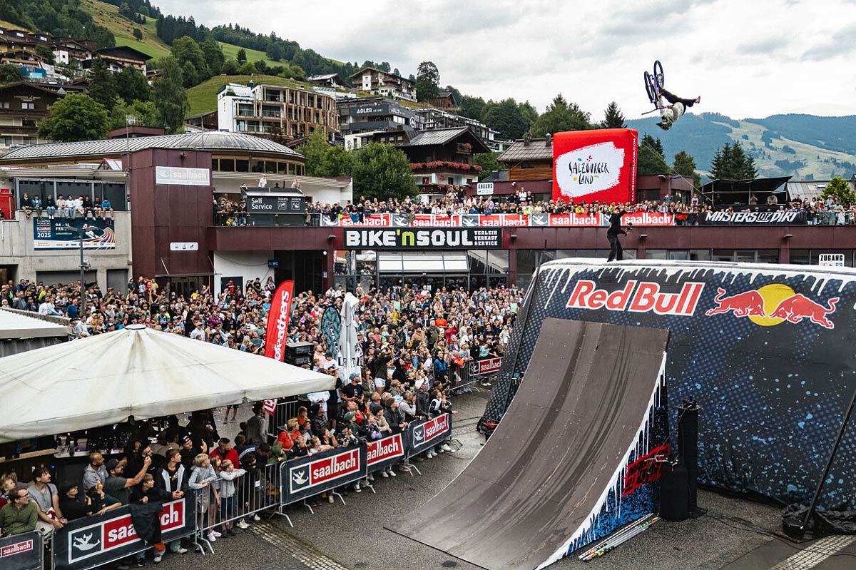 GlemmRide Bike Festival Masters of Dirt Big Air Show © Klaus Listl Saalbach